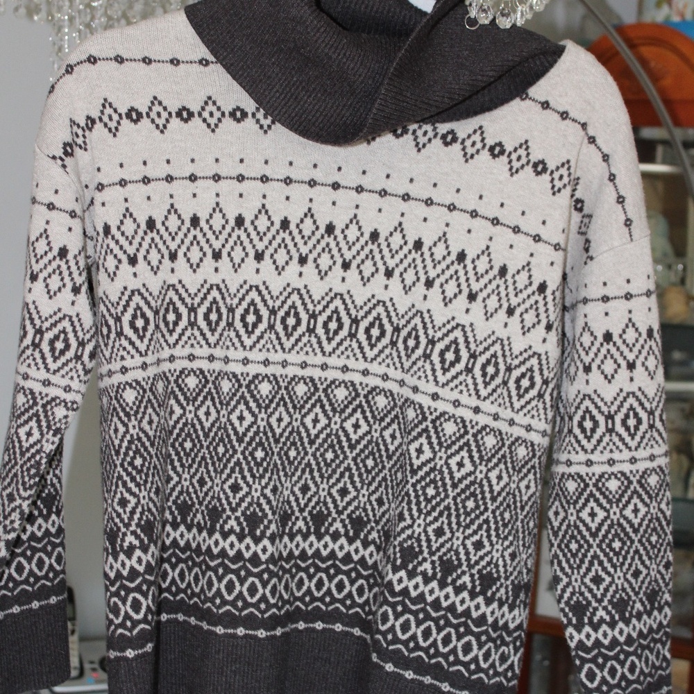 JOIE WOMENS SWEATER LIKE NEW